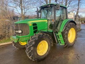 Tractores agrícolas compactos John Deere usados de 100 hp con tracción en las cuatro ruedas (4x4) en venta. - Product Image 5