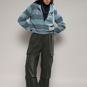 Cremallera Collar Up Premium Made Mujeres Sherpa Fleece Hoodie Nuevo 2025 Presupuesto Friendly Article Mujeres Sherpa Jacket - Product Image 4