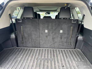 Véhicule d'occasion de haute qualité, SUV crossover de taille moyenne 2025, transmission automatique, intérieur haut de gamme, à vendre en provenance du Japon - Product Image 3