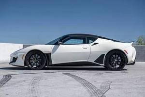 2024 L 0 T U S E V 0 R a G T Usado, Tracción en las Cuatro Ruedas, con Neumáticos R18 Automáticos, Asientos de Cuero, Cámara Trasera, Gasolina, Volante a la Izquierda, Coupé - Product Image 4