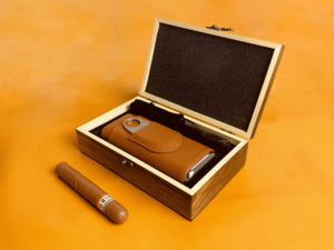 Cajas de cigarros con logotipo personalizado con cortador Estuche portátil de cigarros de cuero con 3 dedos - Product Image 3