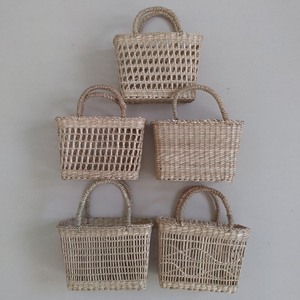 Mini sac fourre-tout jonc de mer sac à main en paille fait à la main sac à main tissé naturel sac de plage écologique pour les filles Lotus bleu - Product Image 1