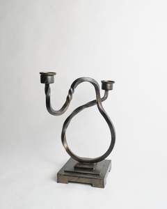 Prix de gros d'usine Bougeoir en fer noir Style vintage Double porte-cône pour entrée salon et salle à manger - Product Image 2