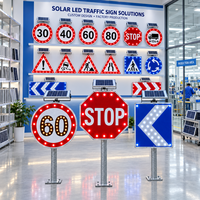 Panneau STOP solaire à LED, panneau de signalisation routière clignotant alimenté par l'énergie solaire, panneau de sécurité routière réfléchissant 3M pour intersection