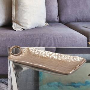 Plateau de service martelé en or biologique Plateau martelé en or Howard Elliott Petit plateau martelé en aluminium doré biologique - Product Image 2