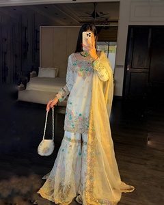 Hermoso conjunto de Kurti de georgette con bordado de lentejuelas e hilos, Sharara de georgette completamente cosida y Dupatta de georgette. - Product Image 1