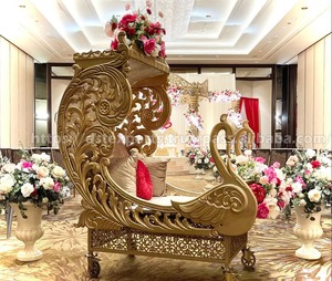 Magnifiques palanquins/Doli de mariage style paon, Palki royal argenté pour l'entrée des mariés, Doli argenté de mariage musulman, Royaume-Uni - Product Image 3
