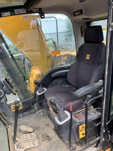 Miniexcavadora hidráulica JCB 308 de 8 toneladas con cucharón de 0.38 m, EPA Tier 4 Final, para construcción urbana, componente principal de la caja de cambios. - Product Image 6