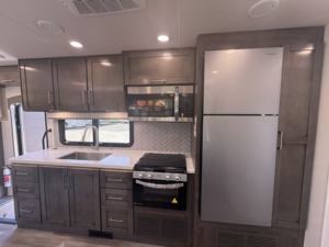 Camping-car parfaitement propre pour Entegra Coach Esteem 29V |   Volant à gauche/droite |   Faible kilométrage |   Exportation mondiale - Product Image 2