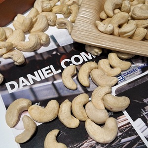 Núcleos de Anacardo Africanos W320 Naturales 100% Orgánicos Frescos para la Industria de Procesamiento y Producción de Alimentos - Product Image 4