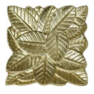 Las bandejas decorativas doradas de patrón tradicional de aluminio son adecuadas para diversos usos, incluyendo servir dulces de frutas secas - Product Image 3