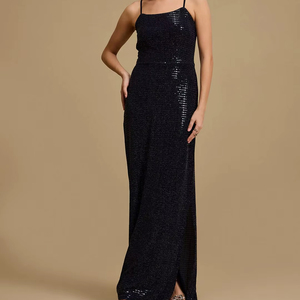 เดรสแม็กซี่ทรงเอไลน์สีดำพร้อมลายปักยาวด้านข้างสำหรับใส่ในงานกิจกรรม - Product Image 1