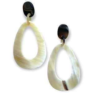 Alta calidad hecha a mano Khadim artesanías búfalo cuerno aro pendientes perla Venta caliente joyería Natural Paquete 2 precio al por mayor - Product Image 1