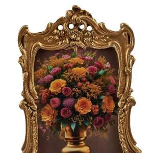 Marco de mesa adornado de latón antiguo con arte de ramo floral en diseño decorativo de estilo europeo clásico - Product Image 3