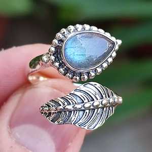 Handmade 925 Sterling Silver Leaf Ring with Labradorite Pear Cut Stone Boho November Birthstone Jewelry Perfect Gift for Her - Product Image 4
