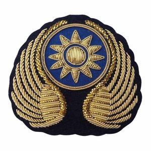 Fábrica de Pakistán, venta al por mayor, insignias bordadas para coser de alta calidad, insignias de alambre de lingotes bordadas a mano, insignias de tela de bajo precio - Product Image 1