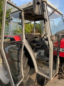 Tracteur Massey Ferguson 390 à vendre. Il a été très bien entretenu et est en excellent état - Product Image 4