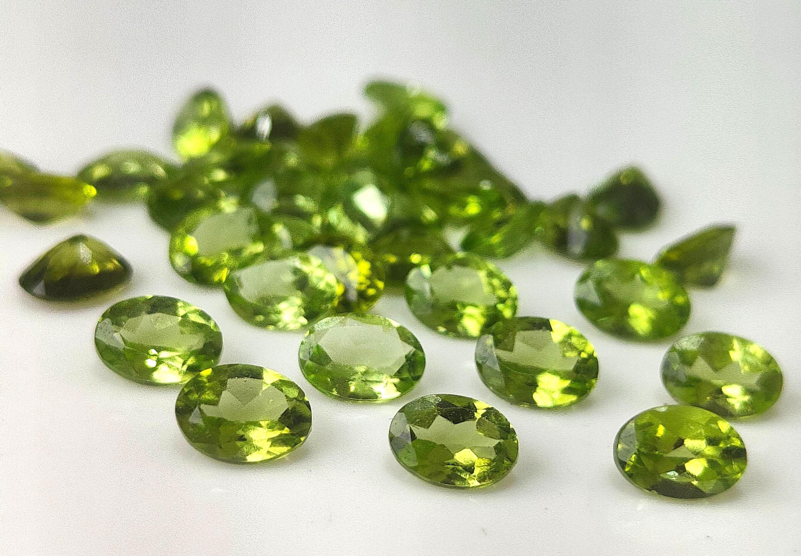 สีเขียว