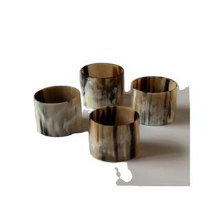 Cuerno de búfalo elegante mesa de comedor servilletero anillos para servilletero de madera personalizado vajilla producto antiguo para el hogar - Product Image 1