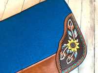 Tapis de selle Western Navajo en cuir de vachette véritable, motif aztèque, fleurs de tournesol et plumes, gravé et peint à la main, durable, pour l'équitation anglaise et la course de chevaux