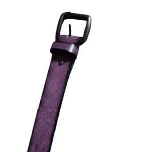 Ceinture en cuir classique Ironwood, texture ton bois, qualité exclusive de Divine International - Product Image 1