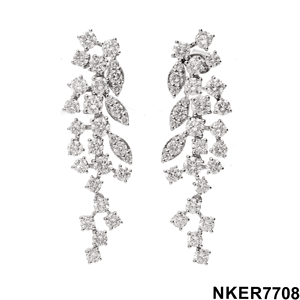 Boucles d'oreilles pour femmes en or 14 carats, motif feuille naturel, diamant rond taille brillant, plaqué rhodium, design intemporel pour les occasions de mariage - Product Image 2