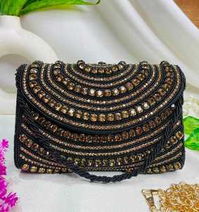 Embragues nupciales de diseñador hechos a mano con bordado de cuentas de piedra de cristal perfectos para ocasiones especiales y eventos sofisticados - Product Image 4