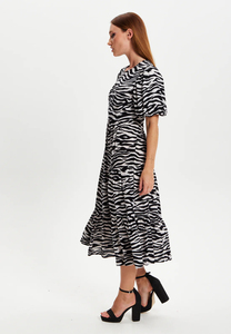 Nouvelle robe mi-longue en viscose imprimée zèbre à la mode pour femmes et filles à prix raisonnable de l'Inde - Product Image 4