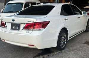 รถยนต์มือสองปี 2014 รุ่น Crown Majesta พวงมาลัยซ้าย เบาะหนัง กล้องมองหลัง ไฟหน้า LED จอสัมผัส ลดราคาพิเศษ - Product Image 3