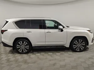 2022 LX 600 IV Low Mileage Sound Engine AUTOMATIC Transmission <b>Panoramic</b> roof lights Ready to Ship - Product Image 5