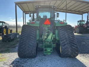 Tractor de orugas usado John Deere 6120M de 120HP, modelo 2021, con componentes de motor, bomba de engranajes y ruedas para granjas - Product Image 2