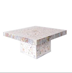 ที่วางเค้กเรซินทรงสี่เหลี่ยมประดับมุกฝังลายดอกไม้ออกแบบได้ตามต้องการ - Product Image 3