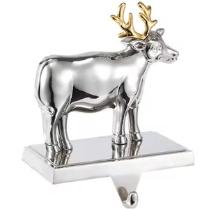 Soporte de media de metal para decoración interior para gancho de hierro navideño para medias colgantes y adornos festivos - Product Image 1