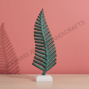 Sculpture Moderne en Métal Aluminium, Figurines avec Finition Patinée, Taille Personnalisée, Décoration de Table pour la Maison, Idéale pour les Remises de Diplômes - Faite à la Main et Écologique - Product Image 5