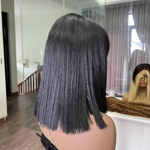 สั้นสีดําวิกผมบ๊อบกับ Bangs มนุษย์กระดูกตรง 4x4 โปร่งใสลูกไม้ผู้หญิง 100% Virgin ดิบเวียดนามผม