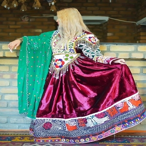 Fabrication professionnelle de tous types de vêtements islamiques pour femmes afghanes KUCHI robes en soie Balochi robes de soirée - Product Image 5