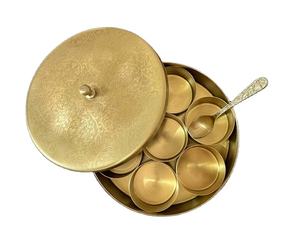 Caja de Especias Cuadrada de Latón Puro Muy Rara, Elegante Masala Dani Dabba con 1 Cuchara y 9 Recipientes Multiusos - Product Image 1