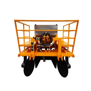 Semoir <span class=keywords><strong>de</strong></span> manioc à une rangée monté sur tracteur, type à insertion, avec engrenage simulant la plantation manuelle traditionnelle, coupe les graines, plante et fertilise - Product Image 1