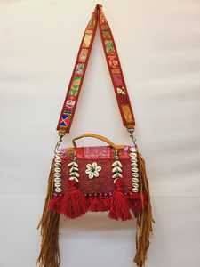 Bolso Banjara de retales ligero con cierre abierto y decoración bordada, función plegable - Product Image 4