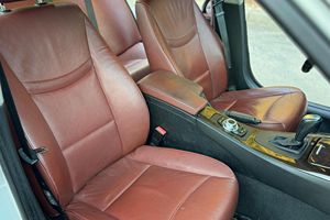 BMW 335D berline d'occasion 2010, conduite à gauche/droite - Product Image 2