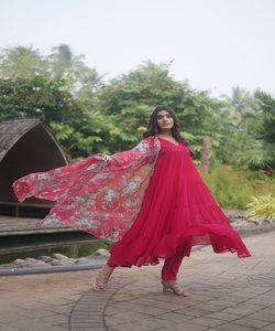 เสื้อเบลาส์ปักลายสำหรับงานปาร์ตี้ดีไซน์เนอร์สำหรับผู้หญิงอินเดียเสื้อผ้าสำเร็จรูปเย็บ - Product Image 6