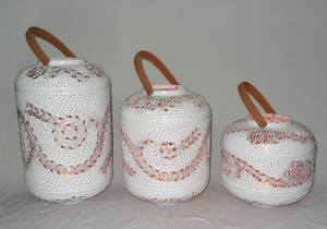 Fancy Hanging Vintage Style Hecho a mano Linterna de alta calidad Recubierto de polvo Perforado Look clásico linterna T-Light Votive Holder - Product Image 5