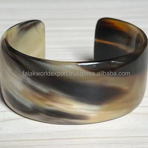 Brazalete de cuerno de búfalo real Pulsera de estilo tribal hecha a mano Accesorio de joyería de material natural con acabado pulido por FWE - Product Image 2