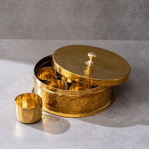 Elegante caja de especias de latón con tapa de mandala y acabado dorado, 7 cuencos para el hogar y la cocina a precio barato al por mayor - Product Image 6