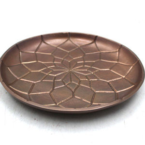 Serveware Diseñador de aluminio Plato de aluminio de forma redonda Plato de acabado de cobre antiguo y bandeja para servir hecho a mano - Product Image 1