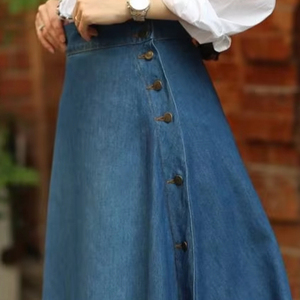 Jupes longues en jean une garde-robe Looks essentiels avec des jupes Maxi en denim classiques Boho rencontre l'inspiration des jupes longues décontractées - Product Image 1