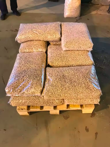 Entrega gratuita de pellets de madera en forma de bastón para sistema de calefacción ENplus A1 Combustible de biomasa en bolsas de 15 kg Estándar europeo - Product Image 4