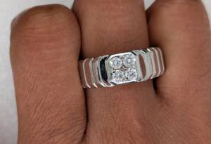 Anillo de Boda con Diamante Cultivado en Laboratorio de Corte Redondo de 0.35 Ct para Hombre, Anillo de Oro Blanco Sólido de 14K, Joyería de Diseño - Product Image 4