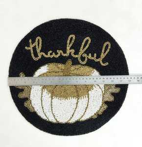 ที่ชาร์จทรงกลมทำด้วยมือสำหรับการรับประทานอาหารสุดหรูและของตกแต่งวันหยุดลูกปัดทำมือไม่เหมือนใครที่รองจานบนเฟอร์นิเจอร์บ้าน - Product Image 4