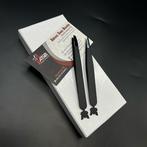 Pince à sourcils en acier durable avec logo personnalisé avec pointe inclinée et ciseaux à ressort à sourcils noir papillon pour la beauté - Product Image 3